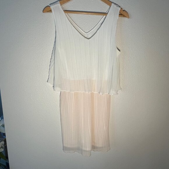 Paper Crane Pleated two tone dress VERY CUTE Cream and blush color Size M - Picture 4 of 6